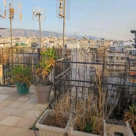 Lejlighed Spacious Private Rooftop Studio, Mountain And Sea View Athen